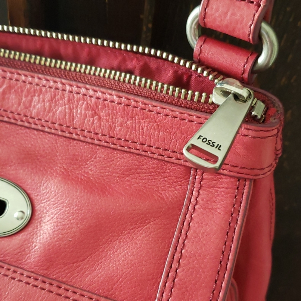 Pink fossil Marlow crossbody purse - Picture 6 of 8
